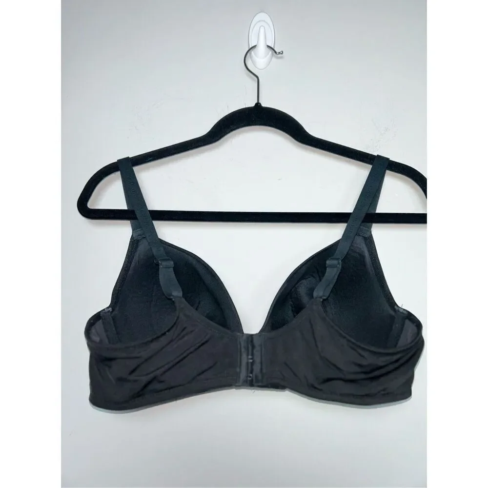 Cacique black lightly lined tee shirt bra size 40C. C25-4